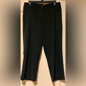 WOMENS NIKE GOLF CAPRI PANTS
SIZE 8
NEVER WORN
EXCELLENT CONDITION